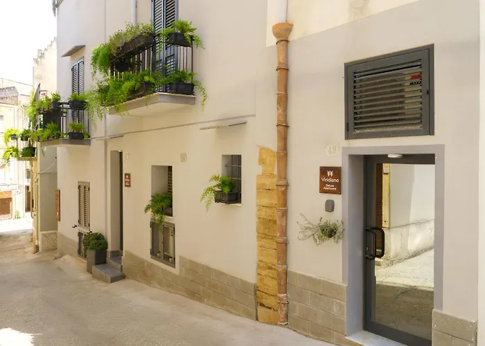 Pensionat Viridiano & 4*